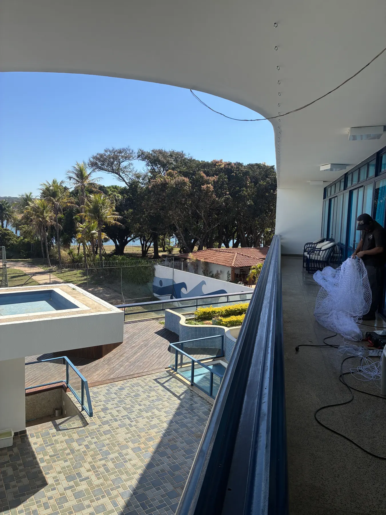 Instalação de rede de proteção em varanda de casa no Lago Sul, Brasília