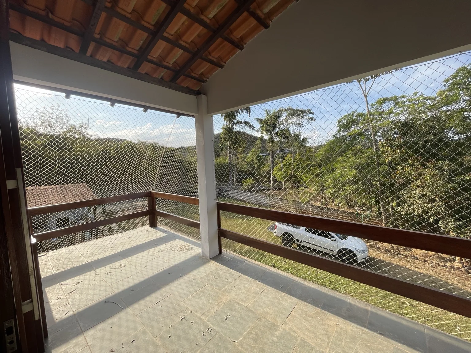 Rede de proteção areia 5×5 cm instalada na varanda do Solar da Serra